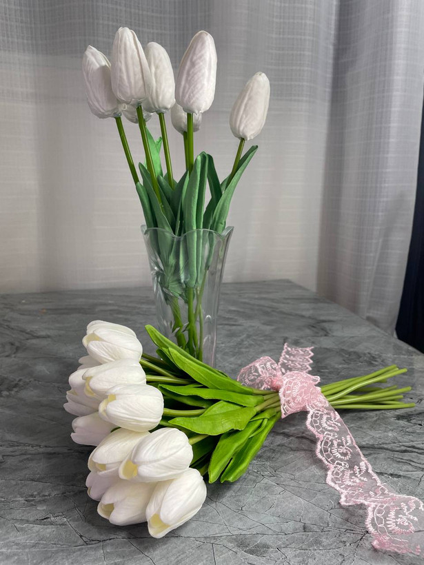 دسته گل عروس لاله لمسی