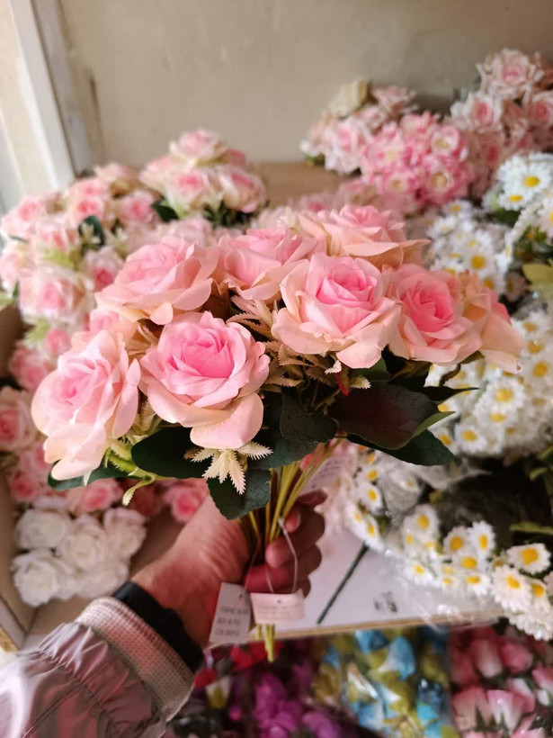 گل مصنوعی بوته رز صورتی یک عددی