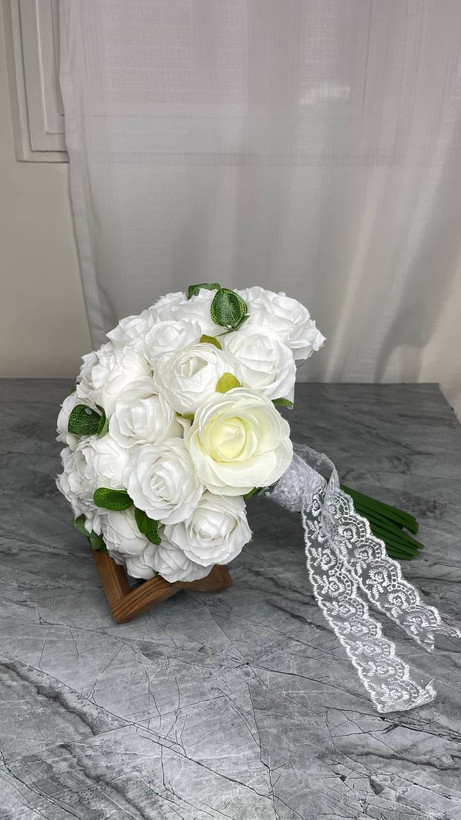 دسته گل عروس مصنوعی رز و پیونی سفید