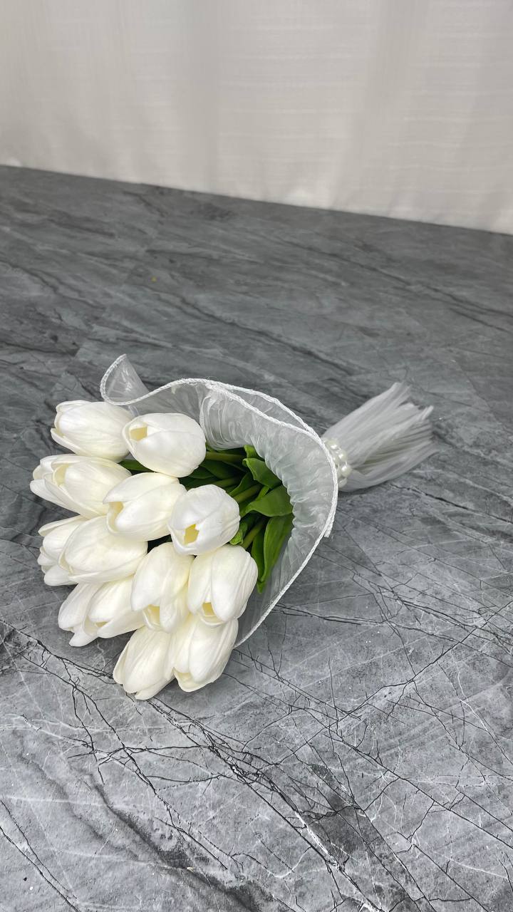 دسته گل لاله ۱۴ شاخه