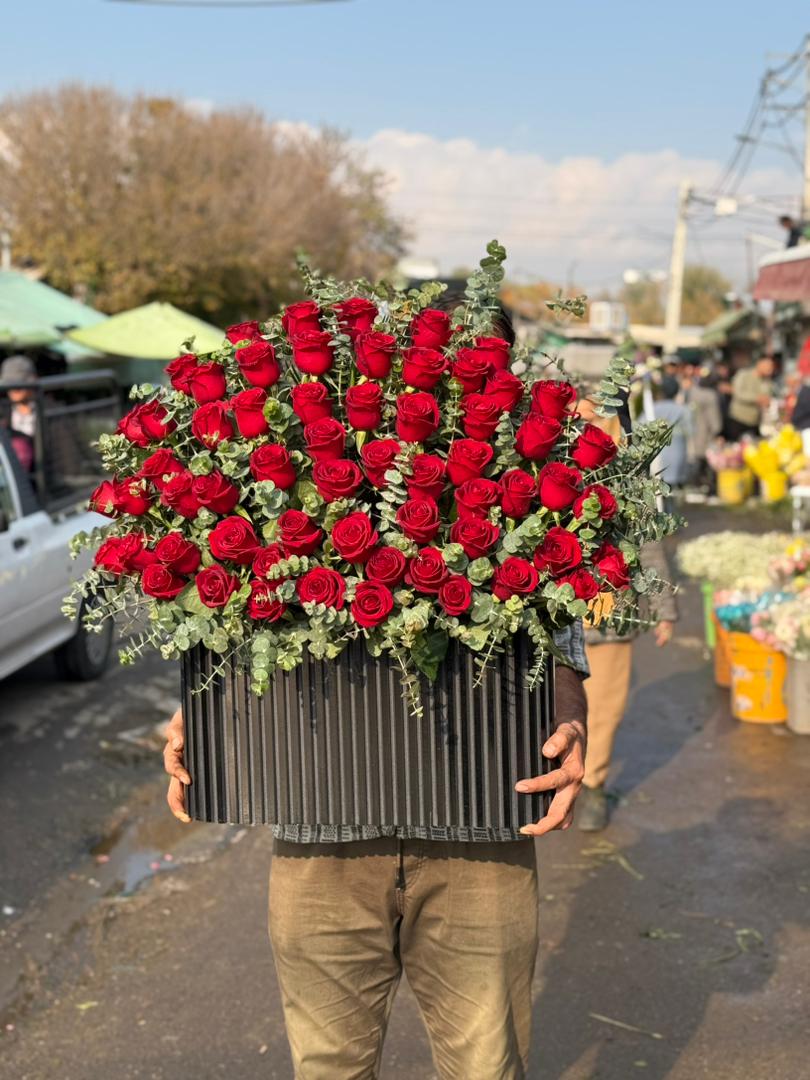 باکس گل رز و اکالیپتوس بزرگ