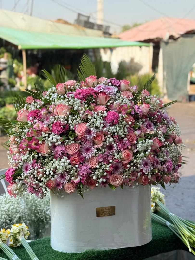باکس گل مدل رز و ژیپسوفیلا