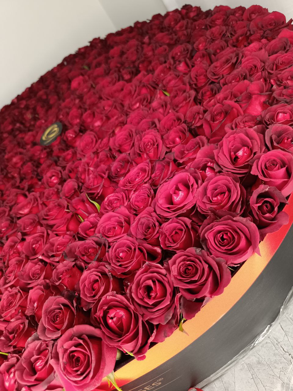 باکس گل ۴۰۰ شاخه رز