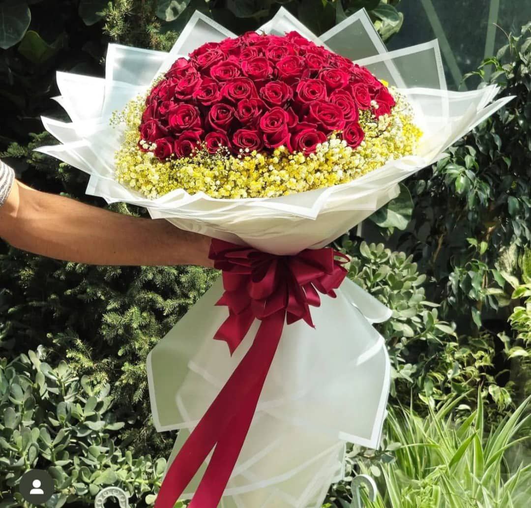 دسته گل رز قرمز ۲