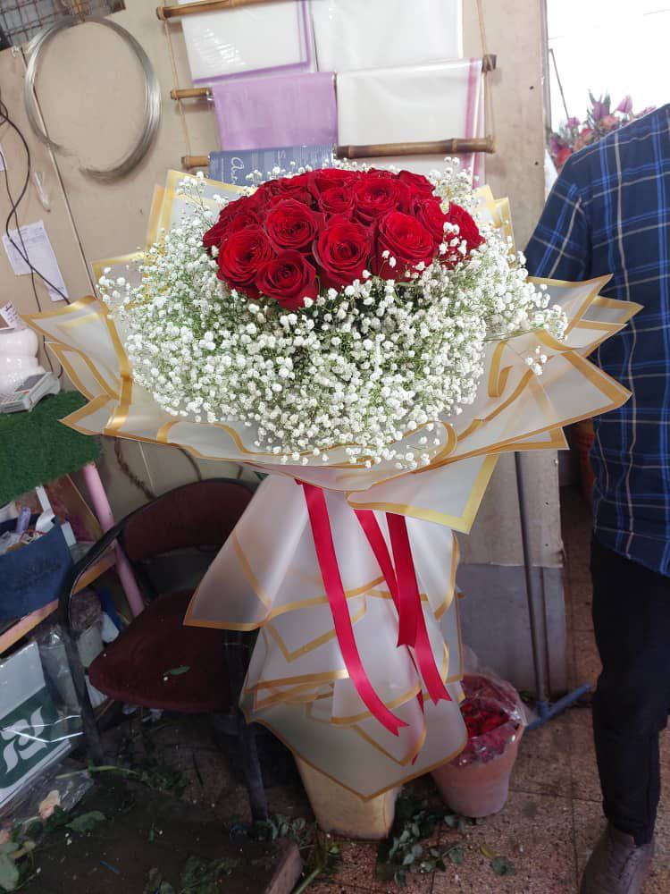 دسته کل رز قرمز ۲۰ شاخه