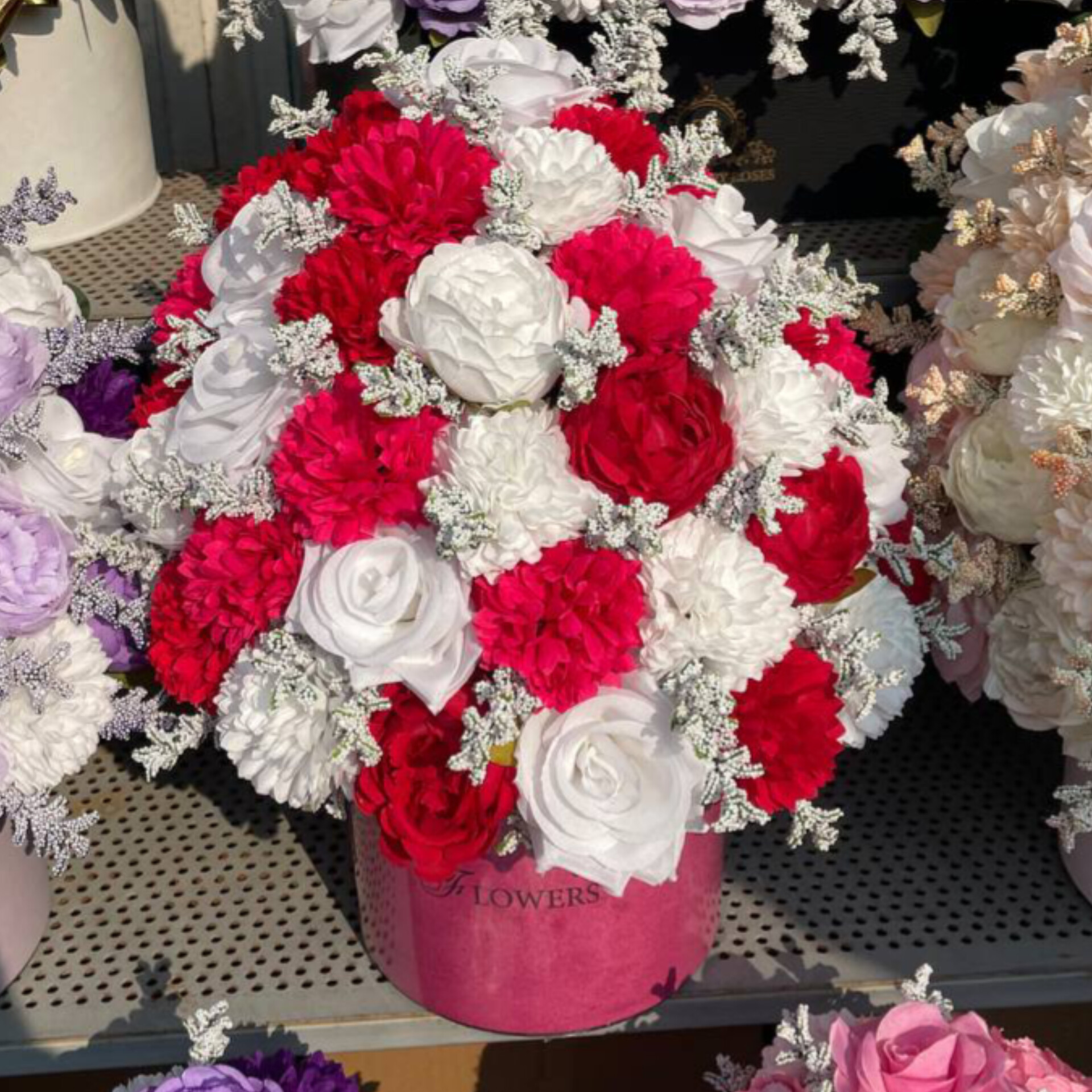 باکس گل پیونی و داوودی