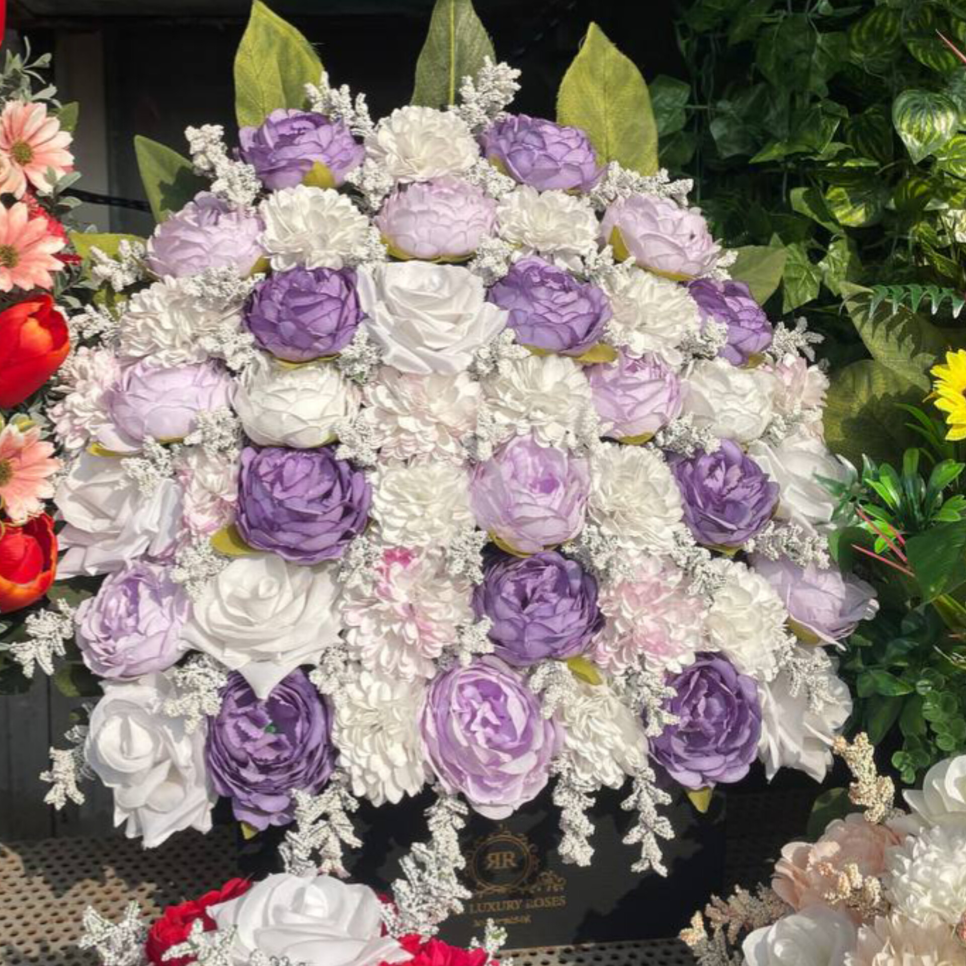 باکس گل پیونی و داودی سایز بزرگ
