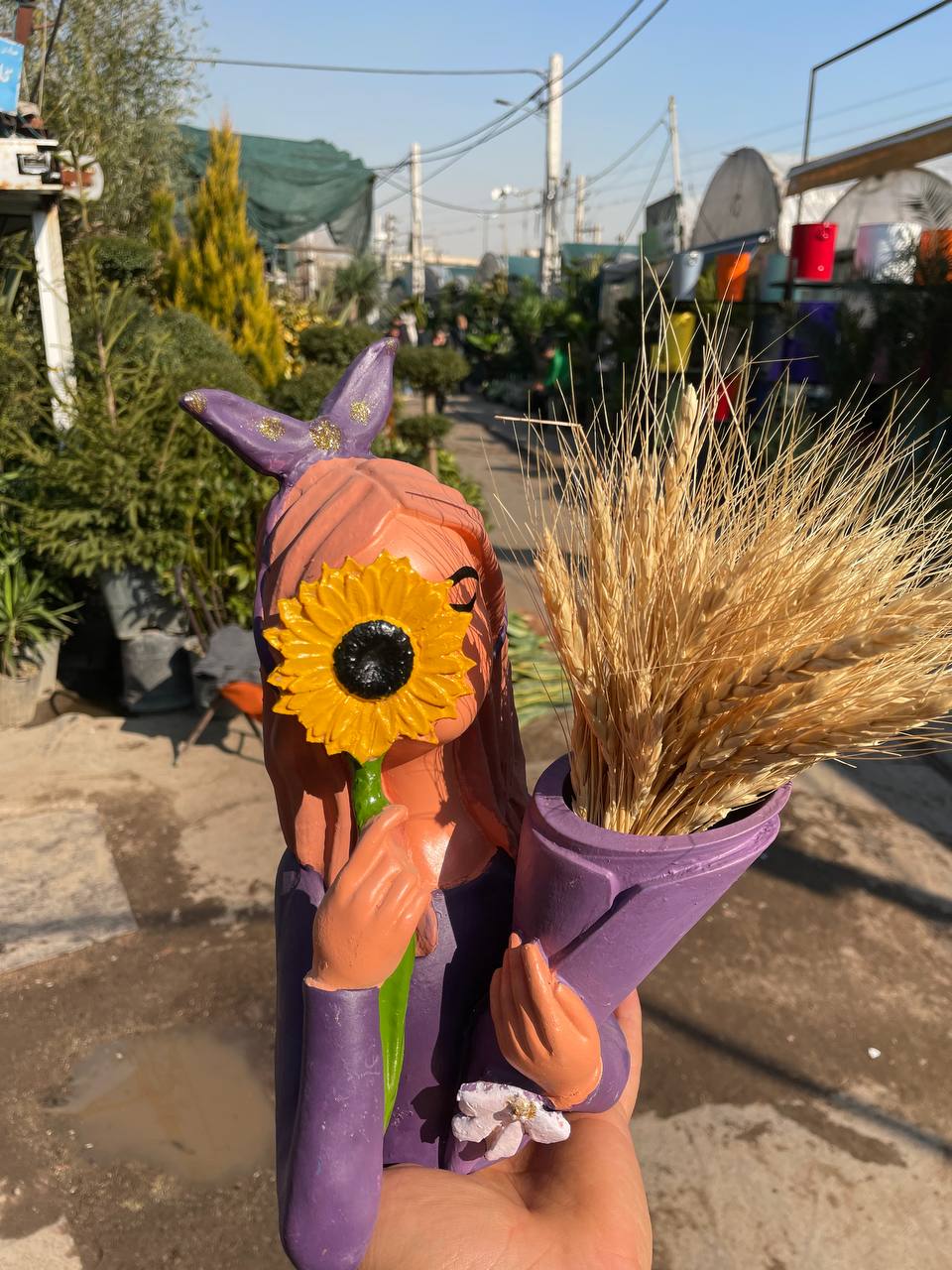 گلدان دکوری عروسک