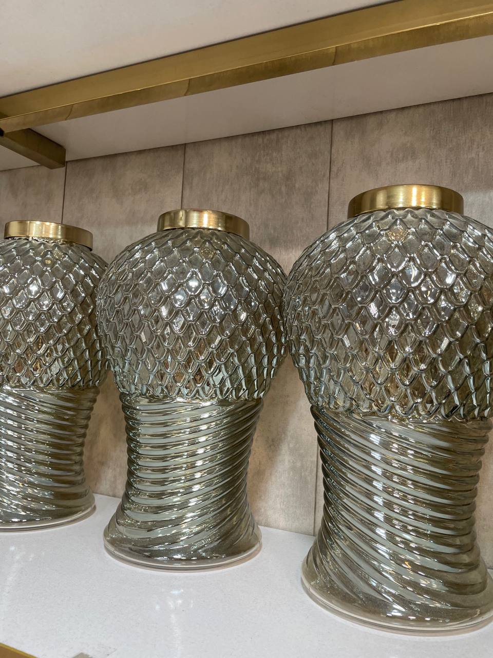 گلدان دکوری مدل طاووس نسکافه ای
