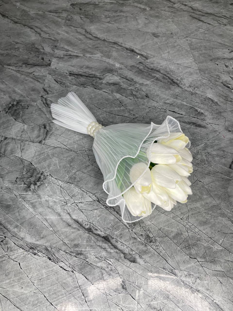 دسته گل لاله لمسی ۱۵ شاخه