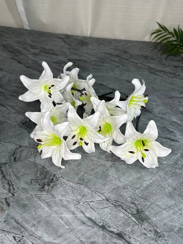 گل لیلیوم فومی لمسی سفید مجموعه ۱۲عددی با ساقه و پرچم