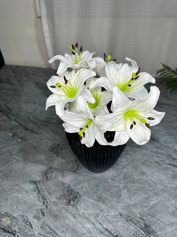 گل لیلیوم فومی لمسی سفید مجموعه ۱۲عددی با ساقه و پرچم