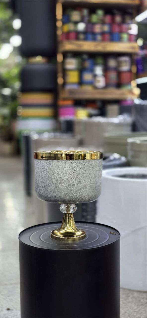 گلدان مینای پایه‌دار طوسی