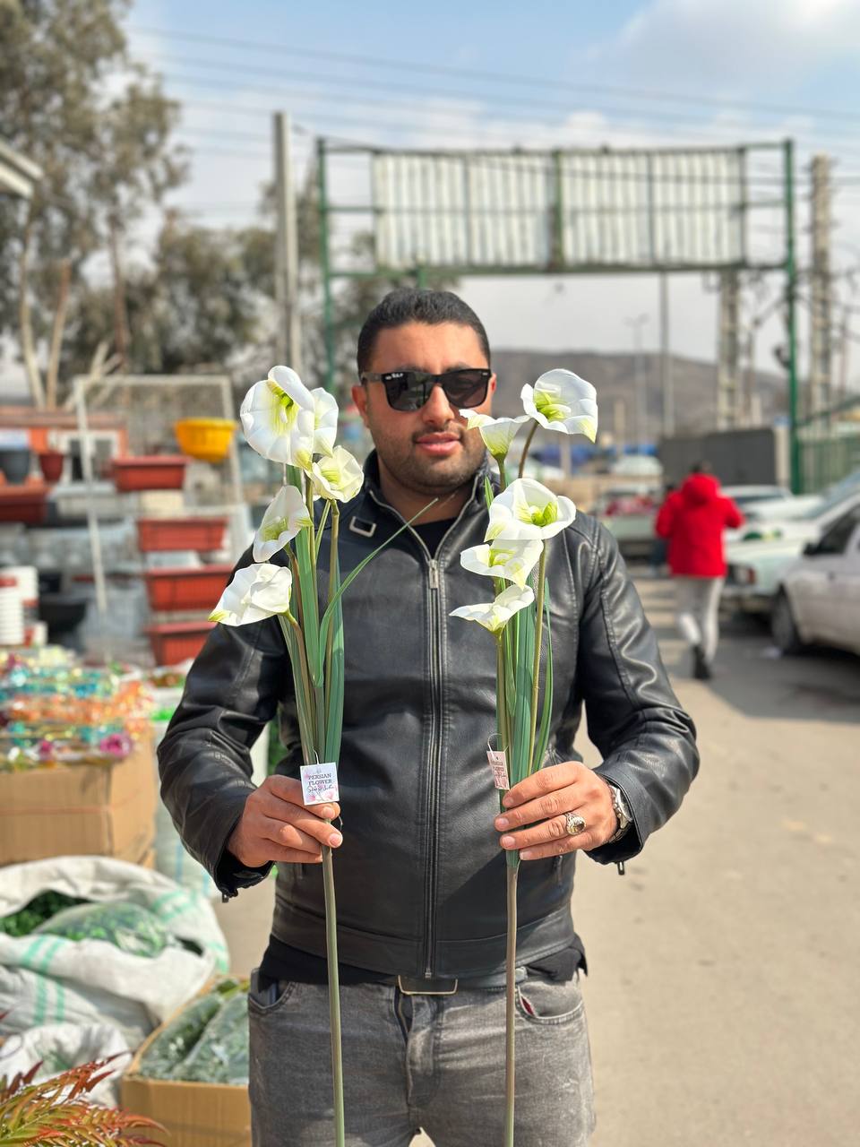 شاخه شیپوری ۵ گل شاخه بلند سفید