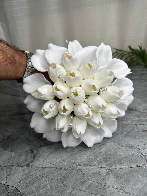 دسته گل عروس مدل لاله و شیپوری