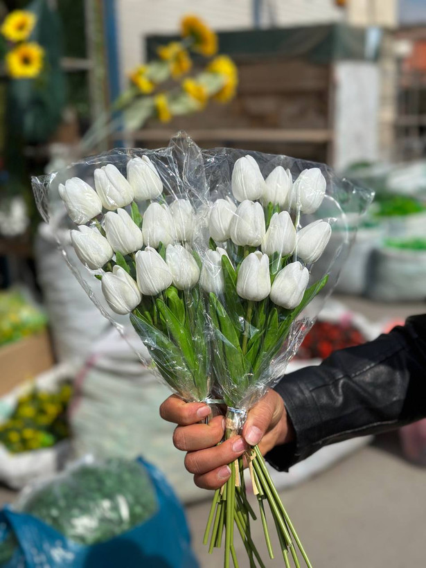 گل مصنوعی لاله لمسی وارداتی رنگ سفید ۱۰عددی