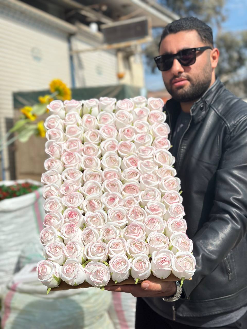سرگل رز باکارا بدون ساقه مصنوعی جوملیا(لب صورتی) وارداتی 10عددی