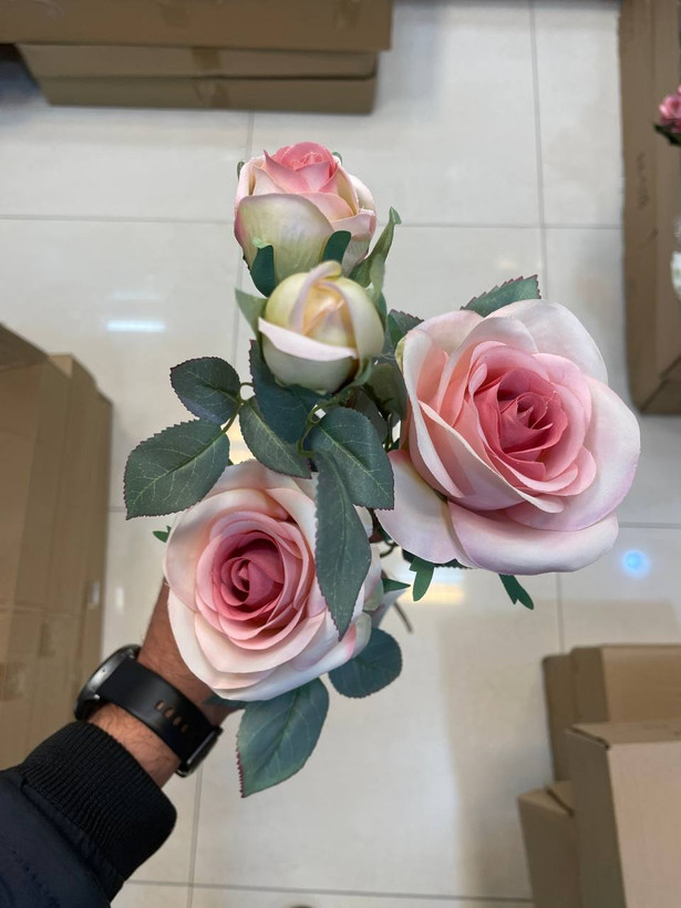 شاخه رز فرانسوی مصنوعی سرگل درشت صورتی کم رنگ