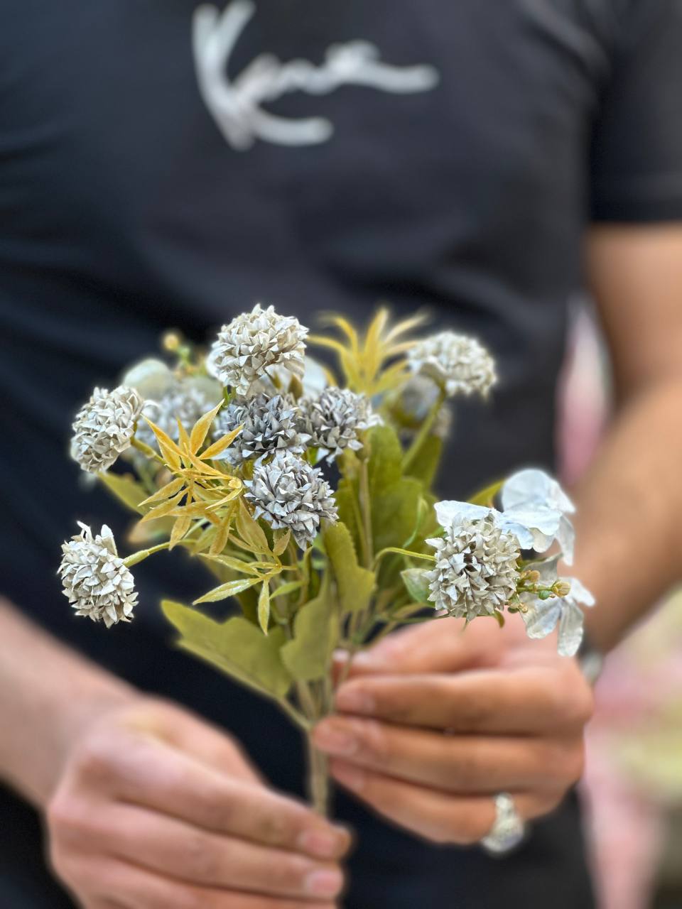 بوته گل توپی مصنوعی رنگ طوسی