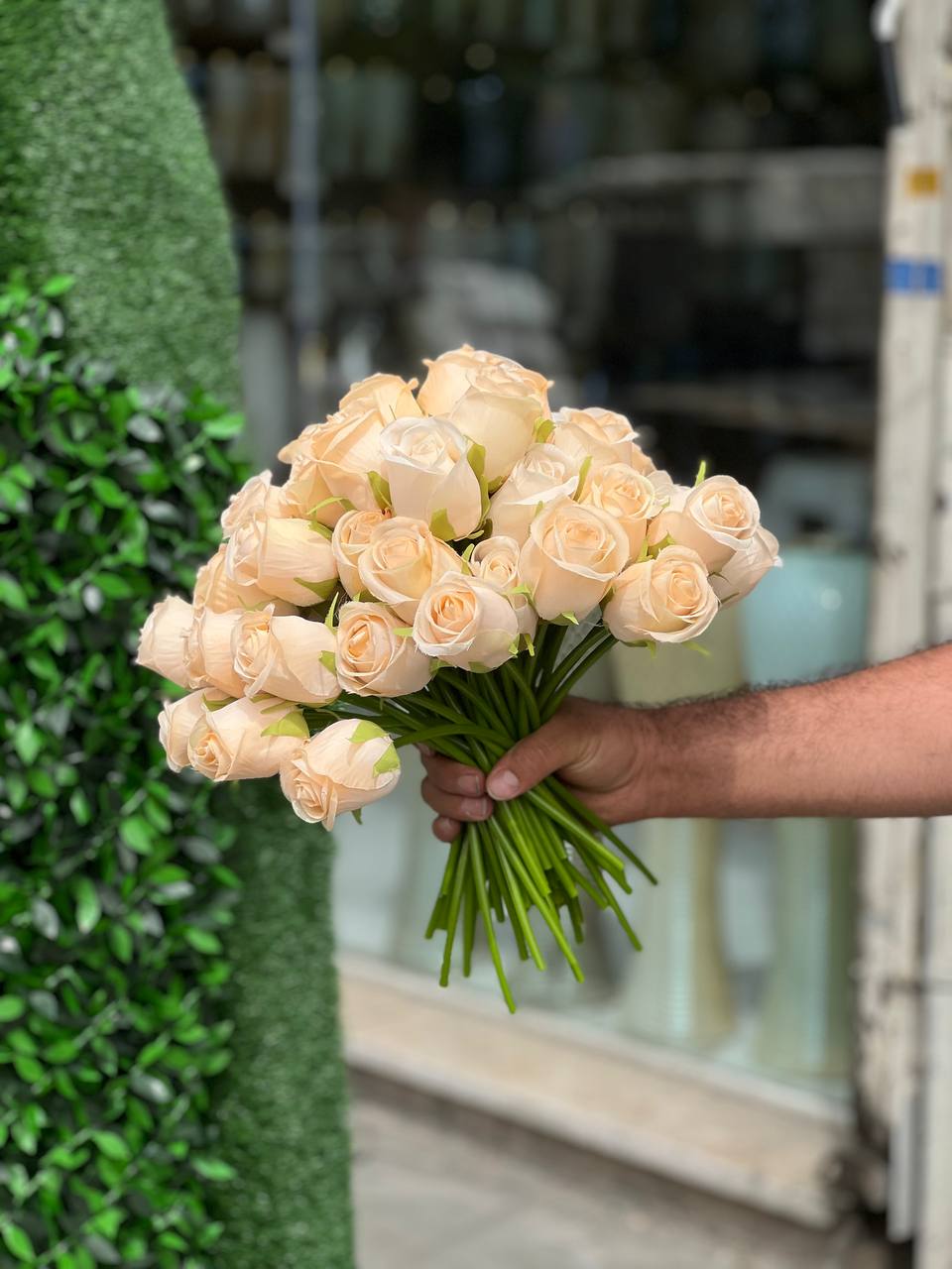 گل رز مصنوعی باکارا کرم روشن وارداتی ۱۰شاخه
