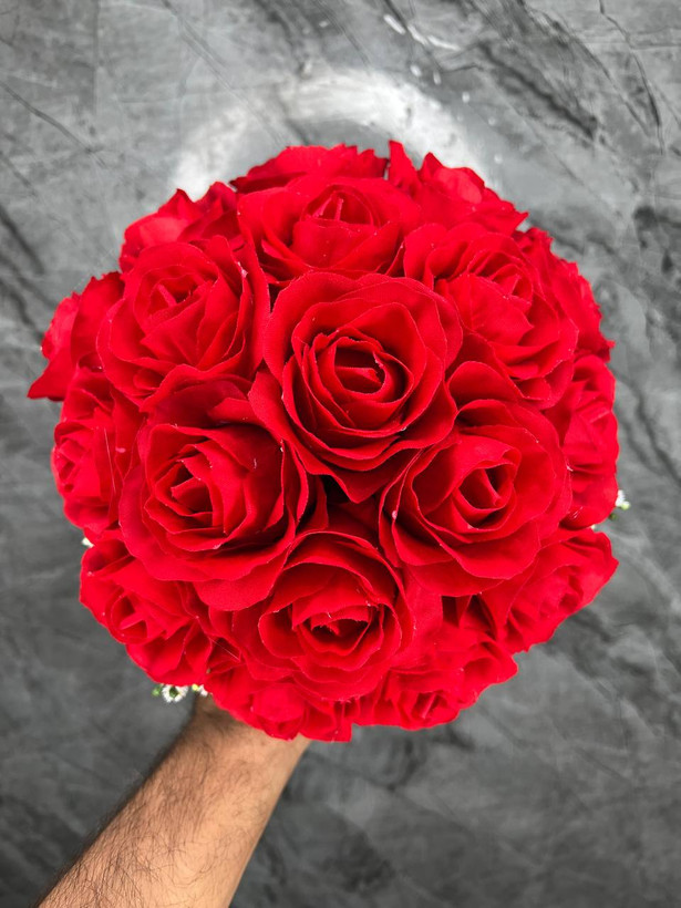 دسته گل عقد رز قرمز