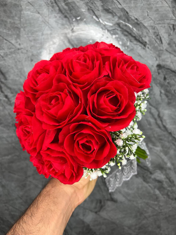 دسته گل عقد رز قرمز