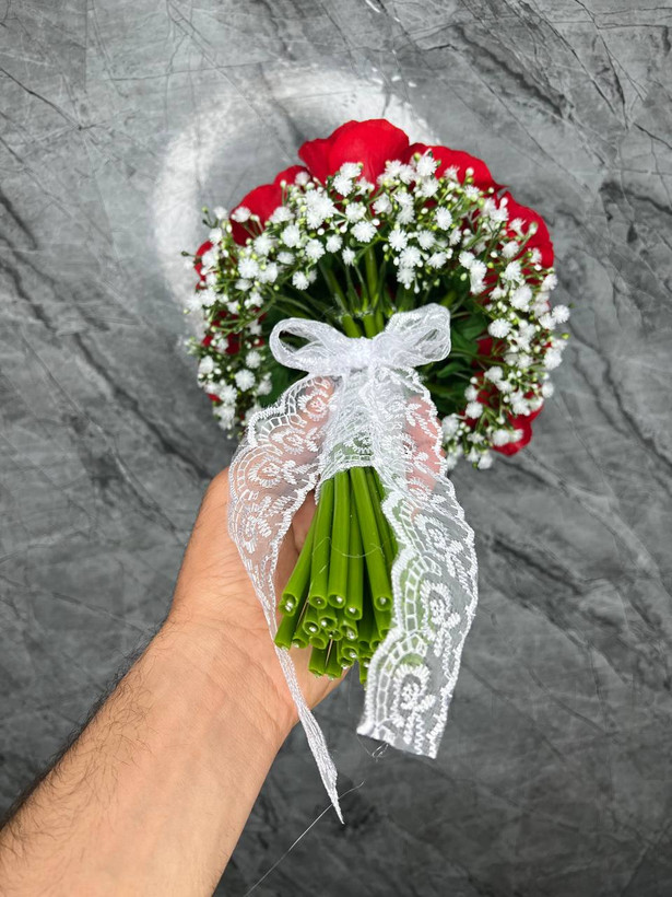 دسته گل عقد رز قرمز