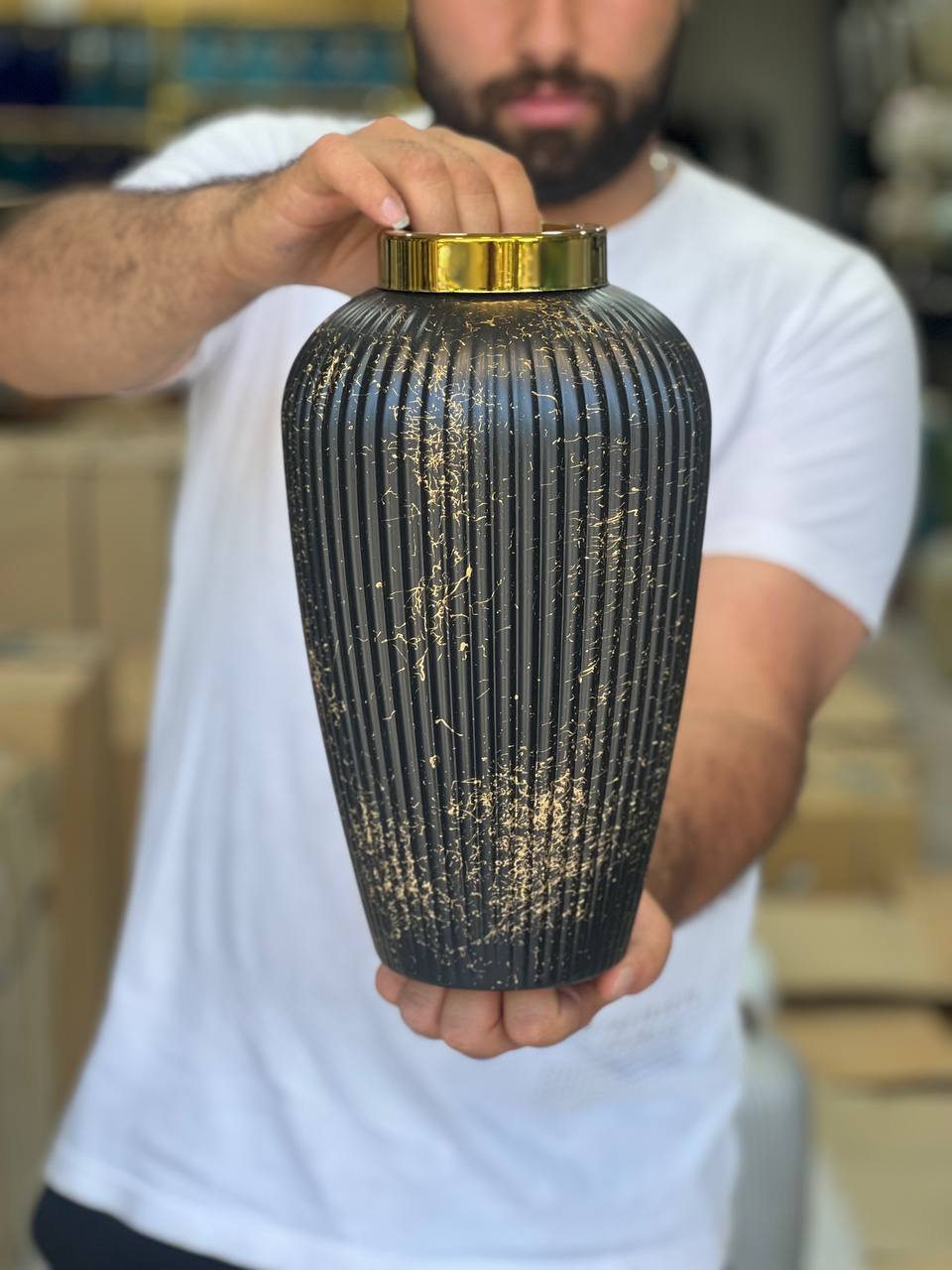 گلدان شیشه ای مشکی ماربل رگه دار  مدل بهار خط دار
