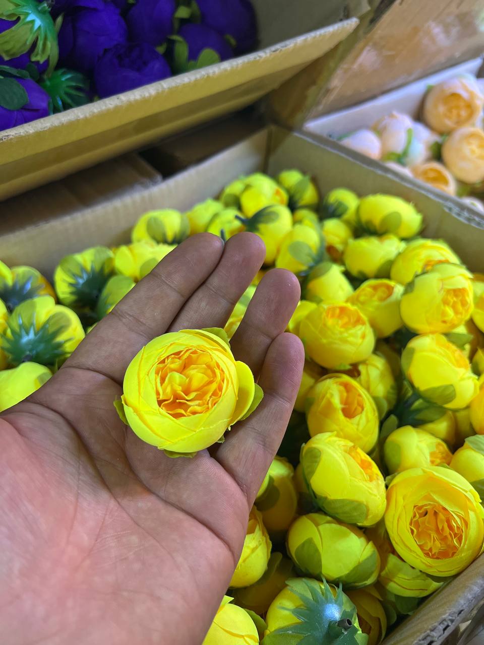 سرگل پیونی کوچک رنگ زرد جیغ ۱۰عددی