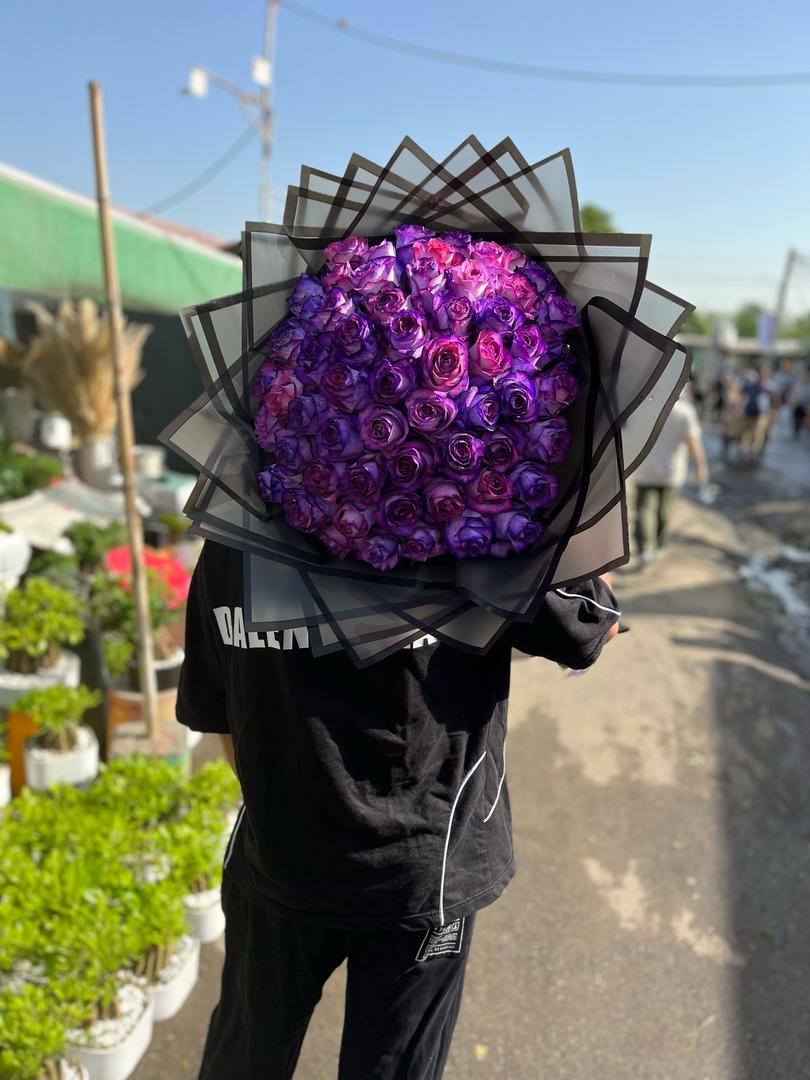 دسته گل رز بنفش طبیعی