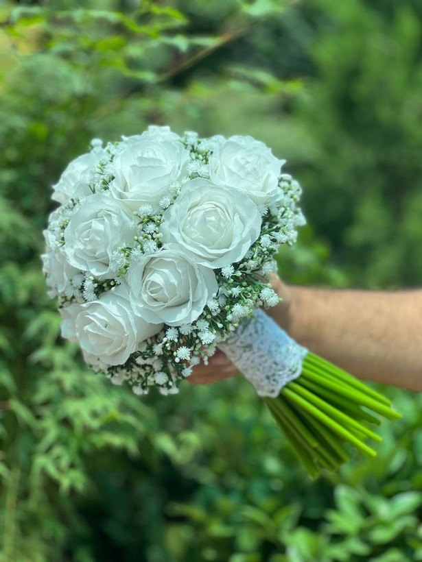 دسته گل عروس مصنوعی رز سفید و عروس