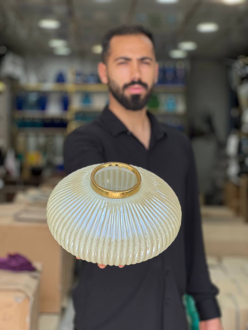 گلدان شیشه ای مدل نوا رنگ کرمی