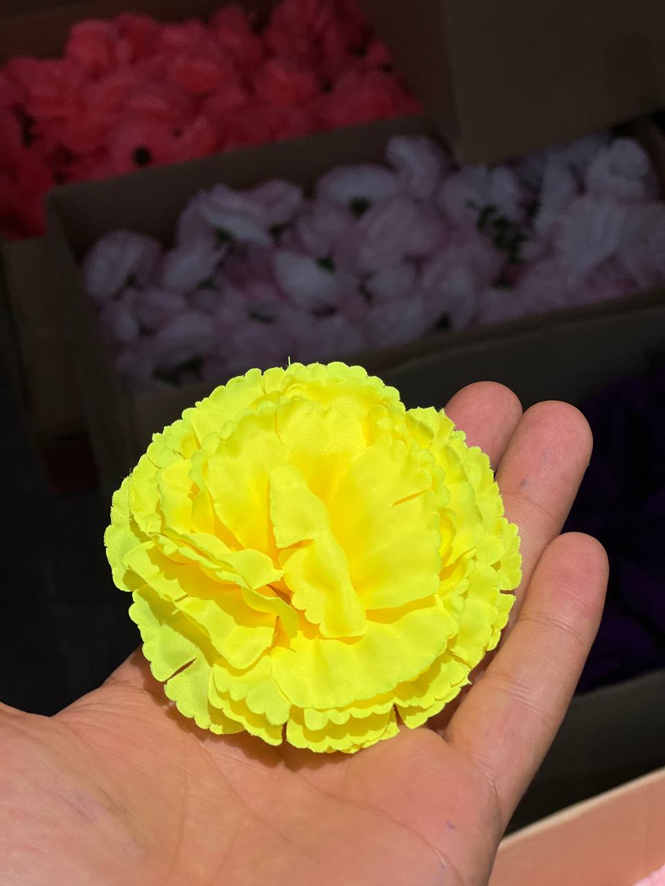 سرگل بدون ساقه میخک زرد (سایزبزرگ) ۱۰عددی