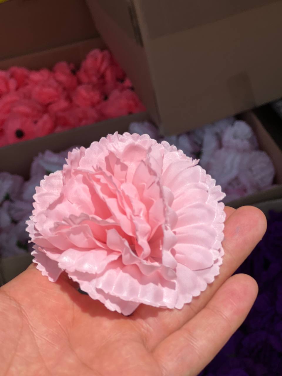 سرگل بدون ساقه میخک گلبهی کمرنگ (سایزبزرگ) ۱۰عددی