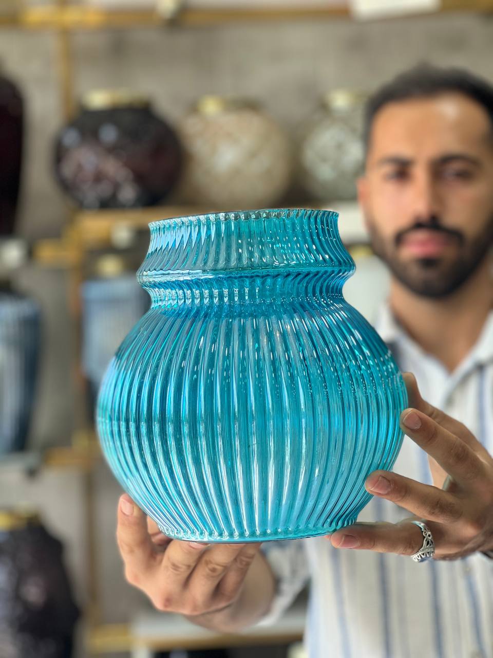 گلدان شیشه ای مدل برکه رنگ ابی کم رنگ