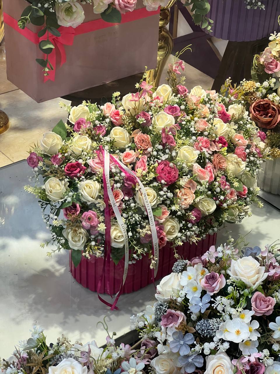 باکس گل مصنوعی سرخابی عقد