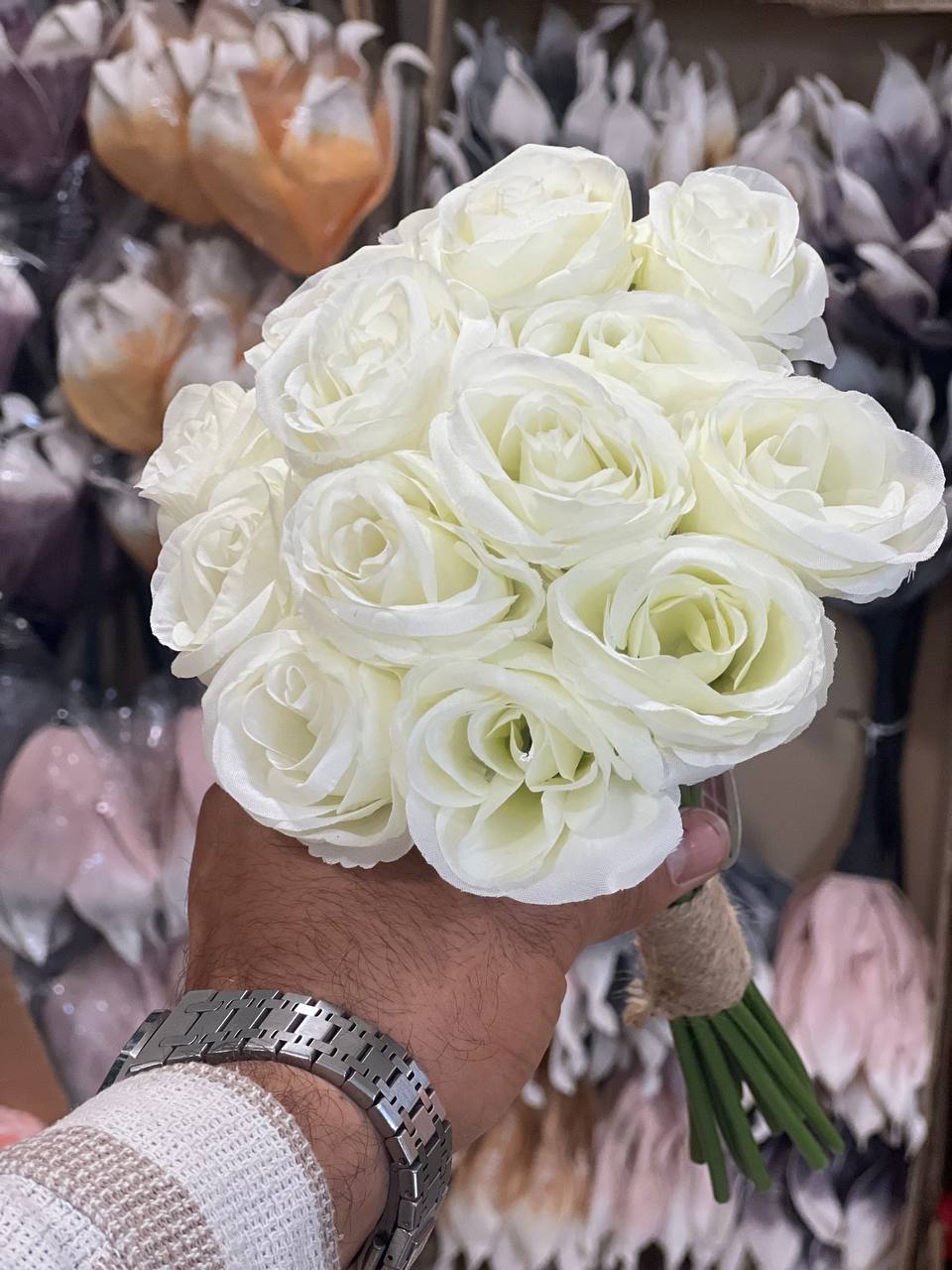 گل مصنوعی مدل دسته رز توپی 14 شاخه رنگ سفید