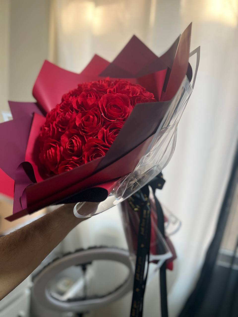 دسته گل رز قرمز ۳۰ شاخه مصنوعی