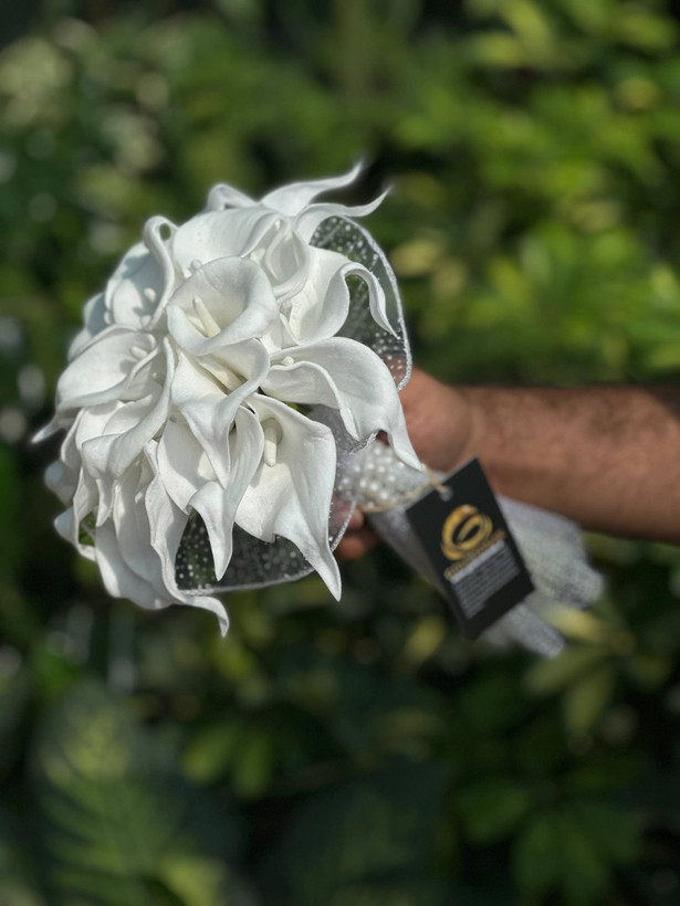دسته گل عروس شیپوری (۲۰شاخه)