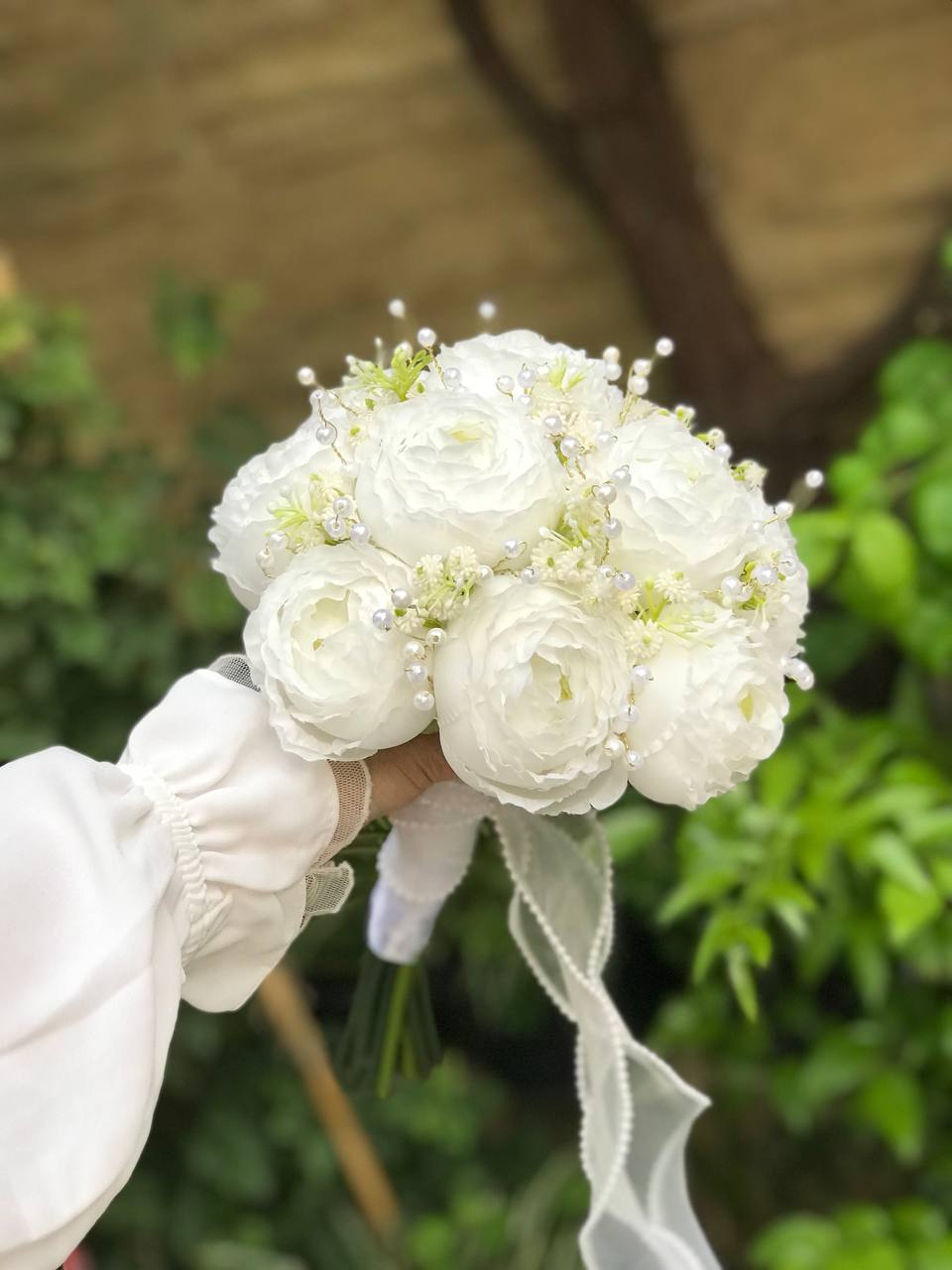 دسته گل پیونی مرواریدی ۱۰ شاخه  +گل کت