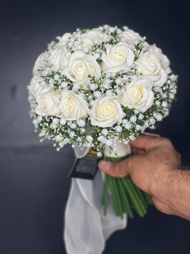 دسته گل عروس رز صابونی همراه با ژیپسو