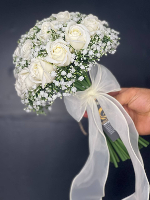 دسته گل عروس رز صابونی همراه با ژیپسو
