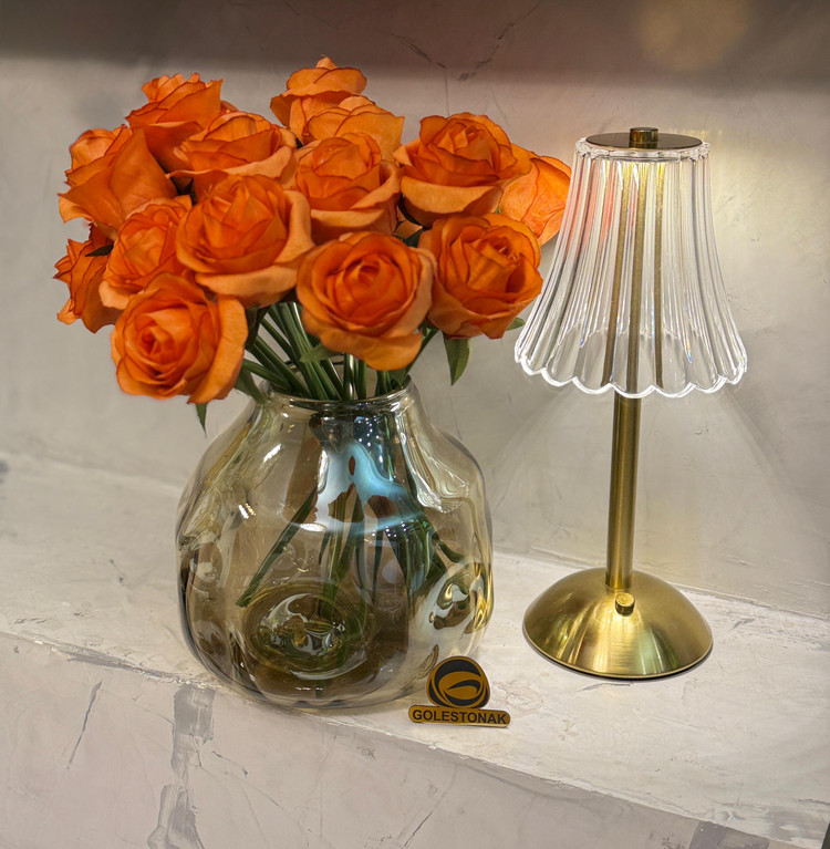 گلدان شیشه ای دفرمه سایز متوسط