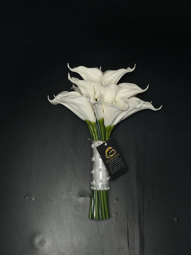 دسته گل عروس شیپوری ( کاله لیلی ) رنگ ثابت
