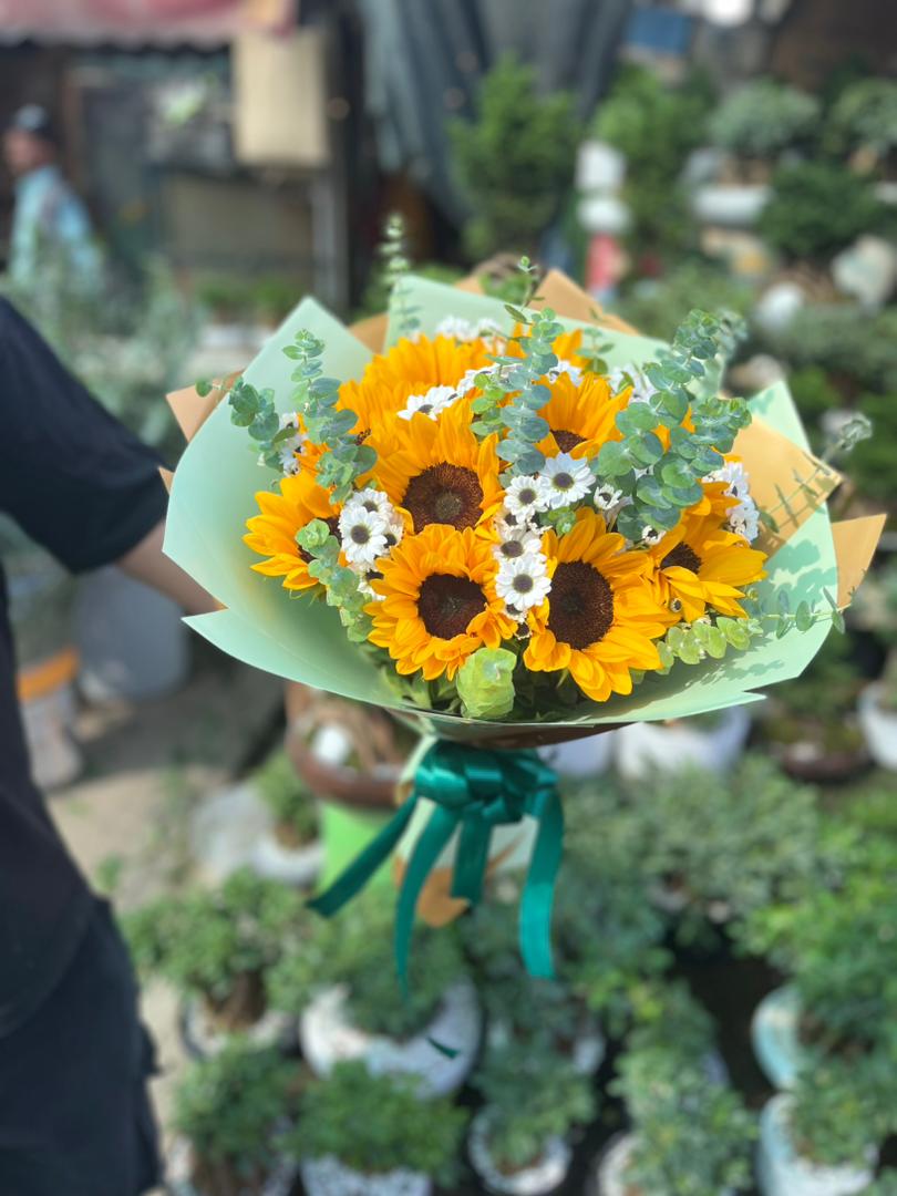 دسته گل طبیعی افتابگردون مینیمال(مخصوص کادو و هدیه)
