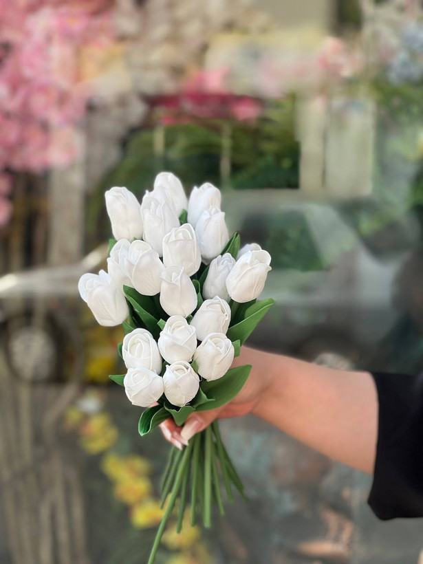 لاله مصنوعی فومی مدل غنچه بدون تغییر رنگ ۱۰عددی