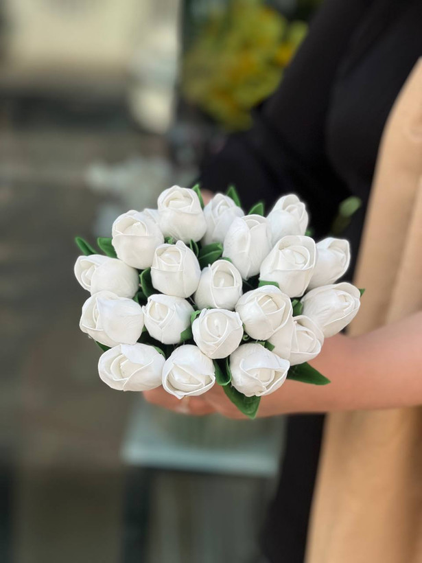 لاله مصنوعی فومی مدل غنچه بدون تغییر رنگ ۱۰عددی