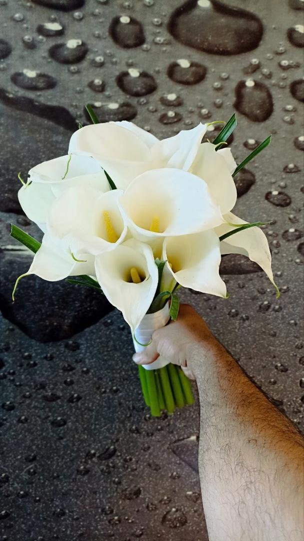 دسته گل عروس مدل شیپوری طبیعی
