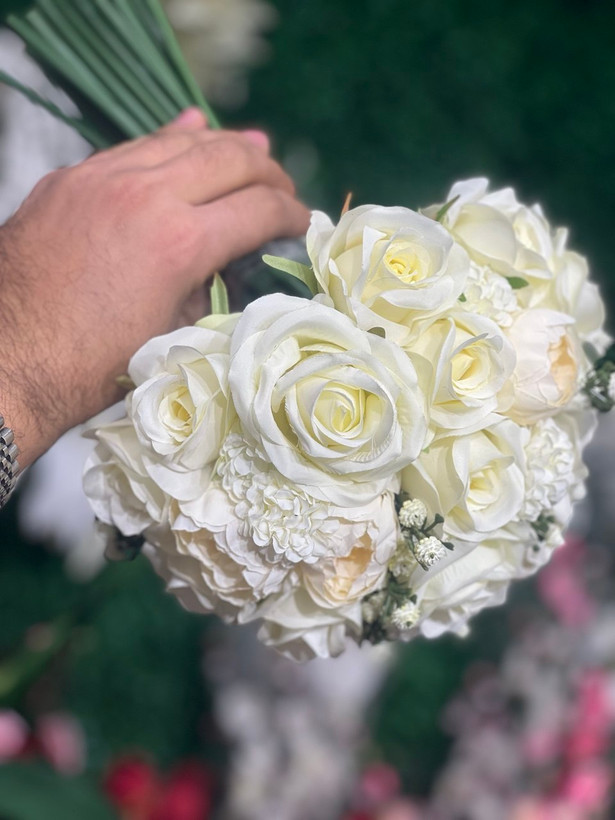 دسته گل عروس مصنوعی مدل بهاره ترند