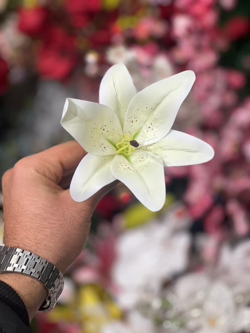سرگل لیلیوم لمسی رنگ سفید سایز کوچک قطر۱۵سانت (۱عددی)